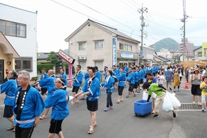 市役所チームの若手職員ら