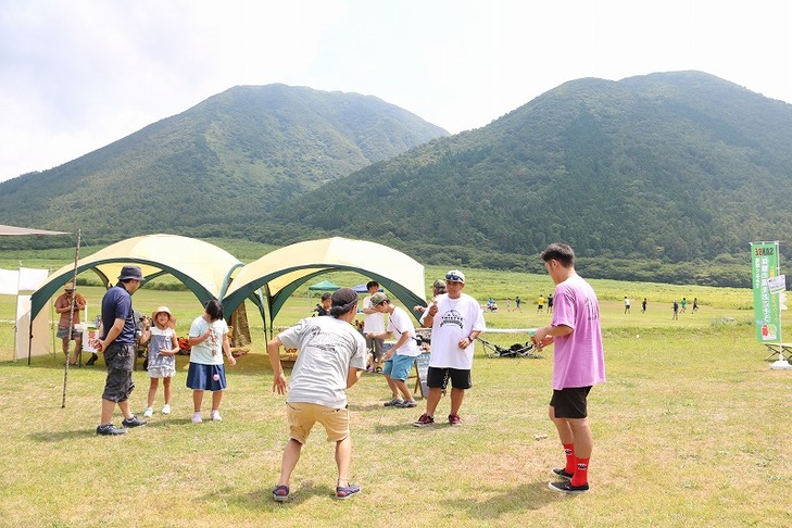 西の原でけん玉も　「GOGO三瓶」山の日フェス