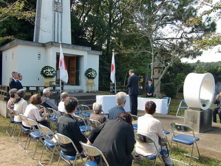 追悼式の様子
