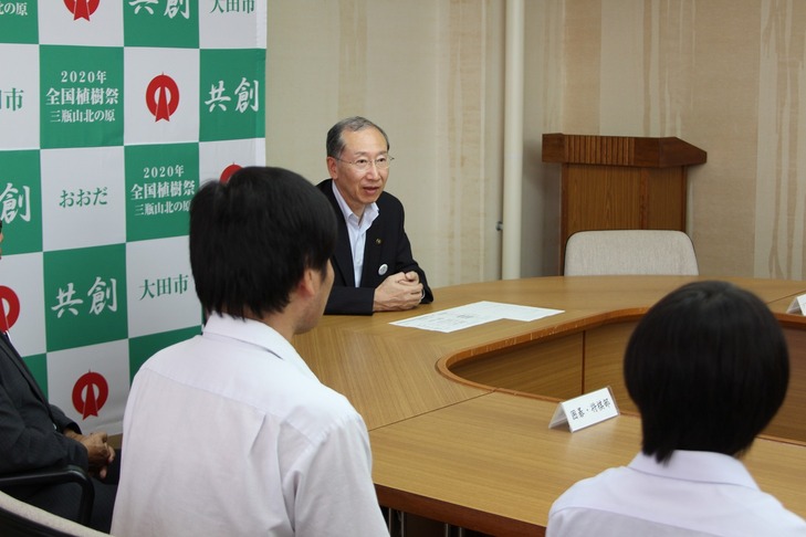 市長が選手を激励