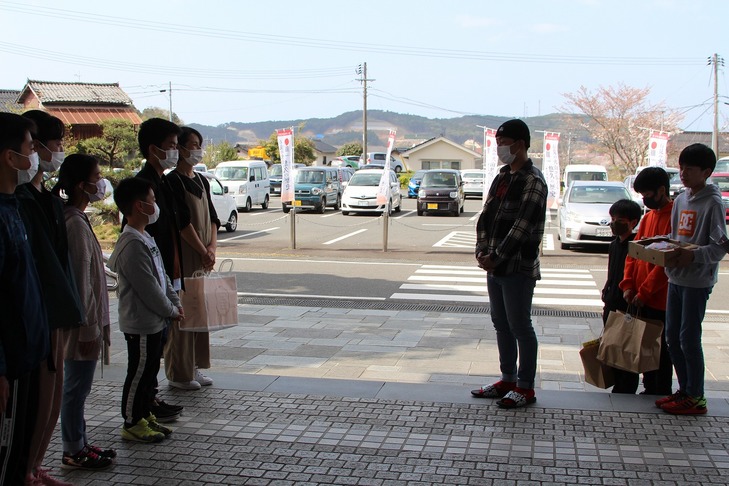 土江子ども神楽団の子どもたちとのお別れ