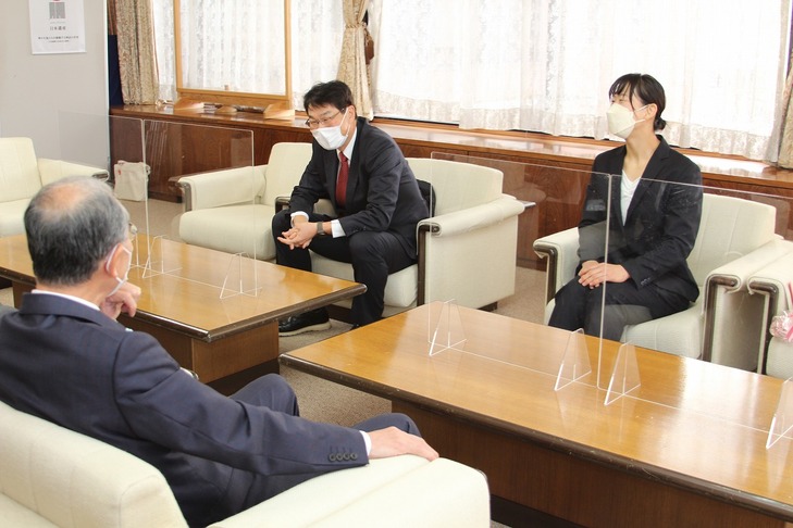 引退を報告する大野さん