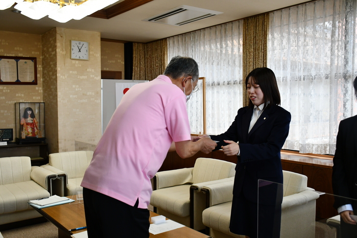 名刺交換（吉田さん）