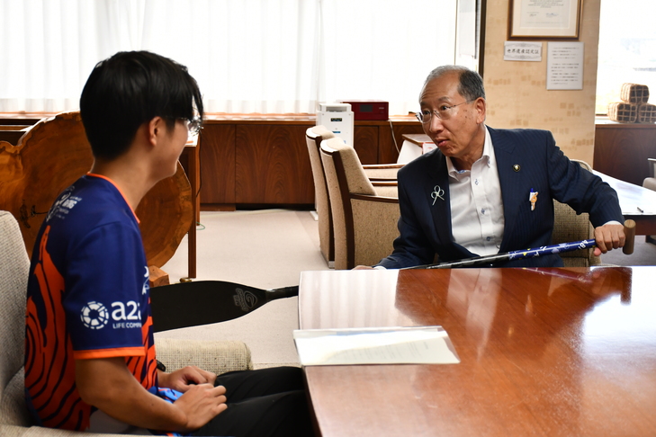 談笑する市長