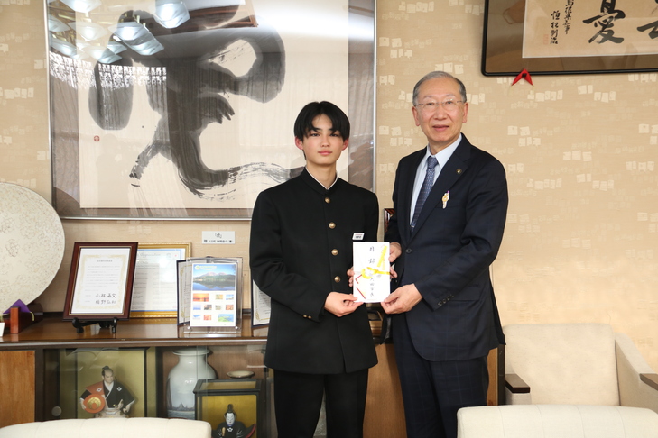 市長と知野見さん