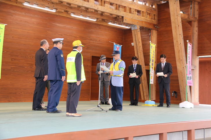 挨拶をする松井会長