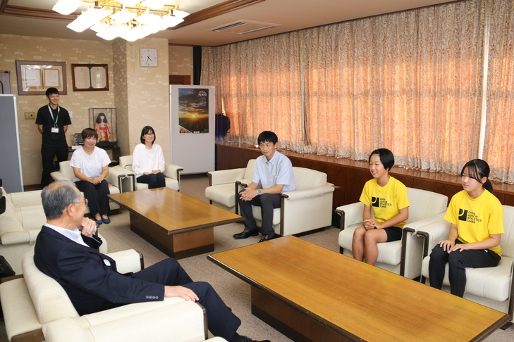 懇談をする市長ら