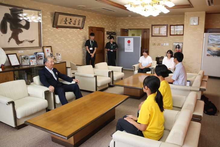 懇談をする市長ら