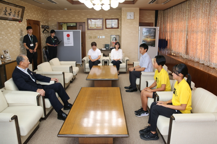 懇談をする市長ら