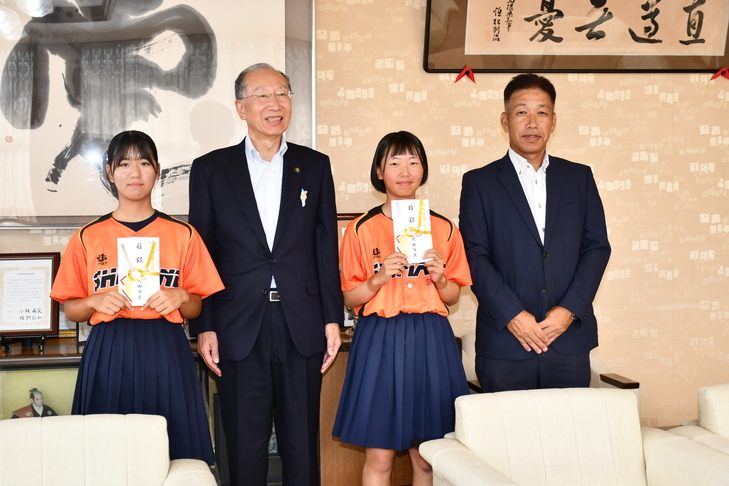 監督と一緒の集合写真