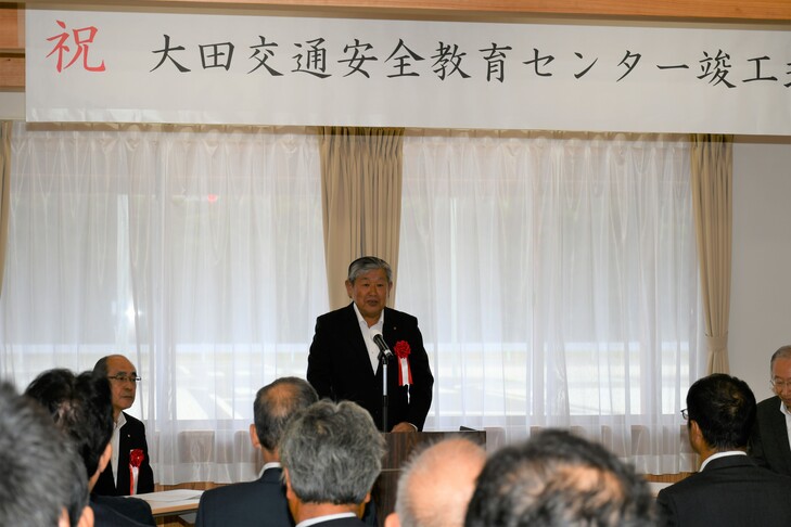 祝辞を述べる大田市議会議長