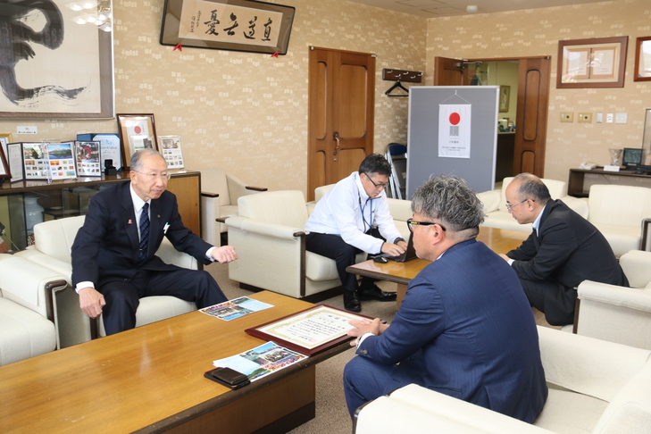 懇談する市長