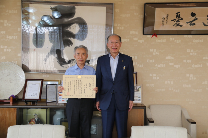市長と受賞者