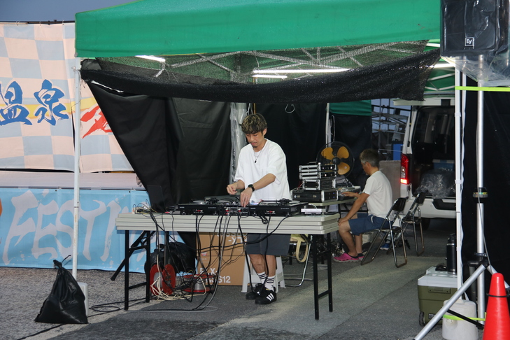 DJパフォーマンス