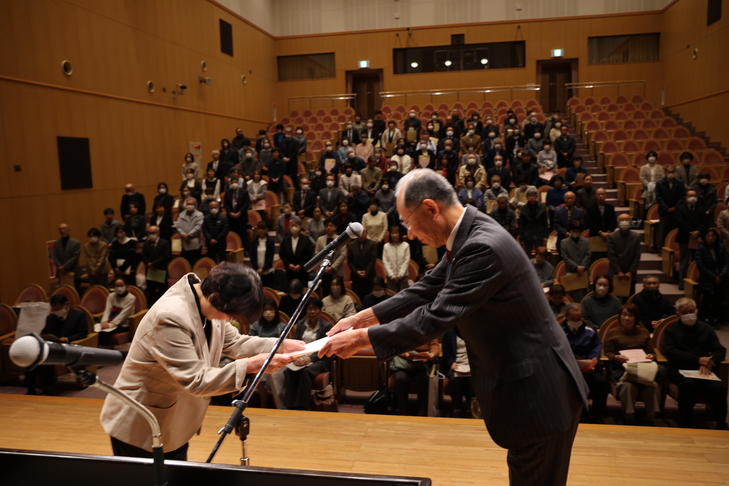 委嘱状交付の様子