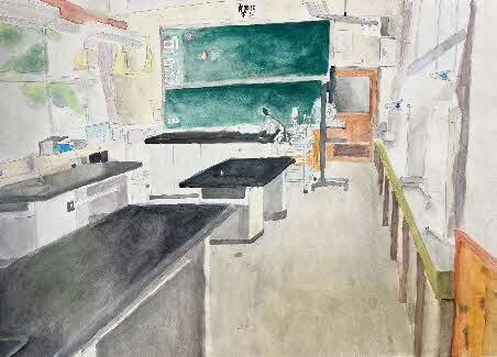 光が差し込む理科室