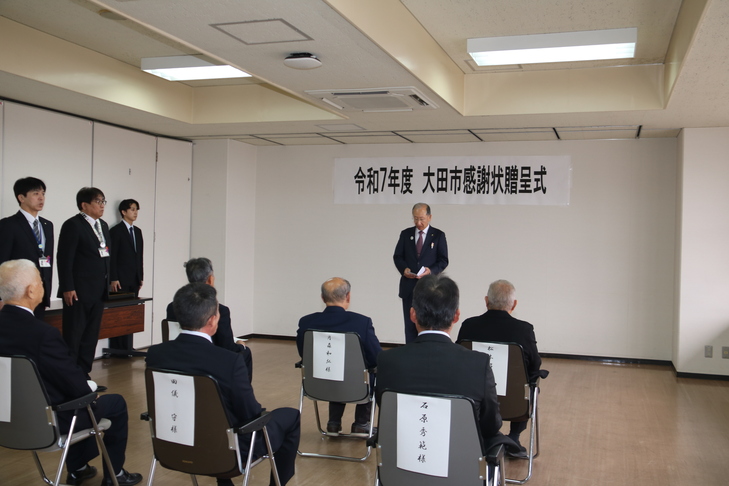 挨拶をする市長