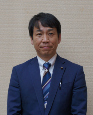 根冝議員