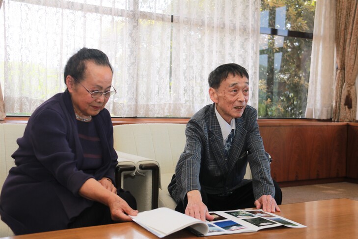 報告書について説明する山形さん