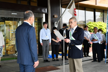 メッセージを読む岡田会長