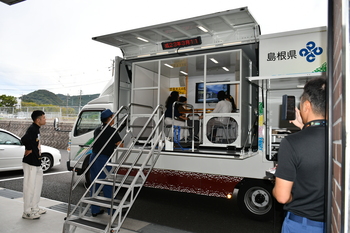 起震車試乗